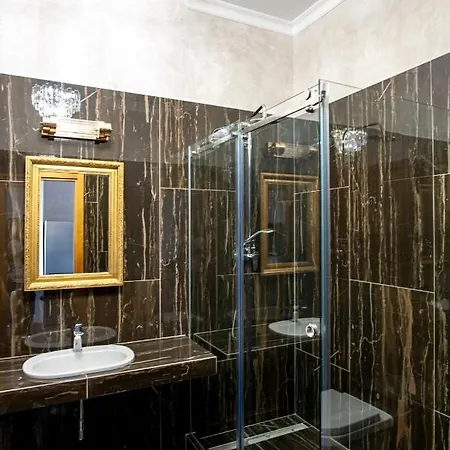 Esther House Museum فندق أوديسا