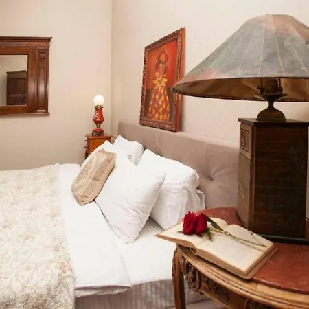 Hotel Esther House Museum *