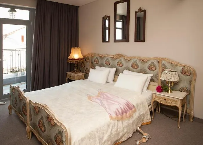 Esther House Museum Hotell