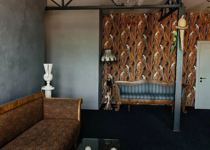 Hotell Esther House Museum *