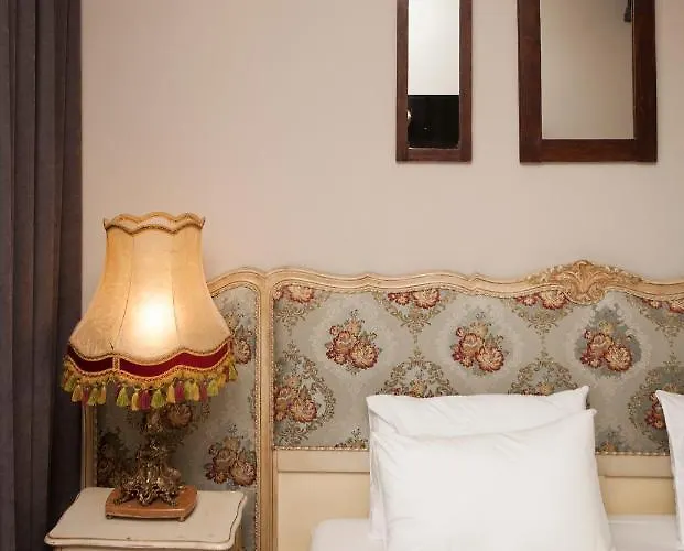 Esther House Museum Hotell