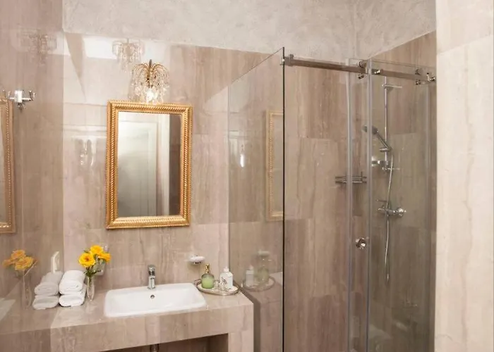 Esther House Museum 酒店 *