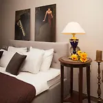 Esther House Museum فندق أوديسا