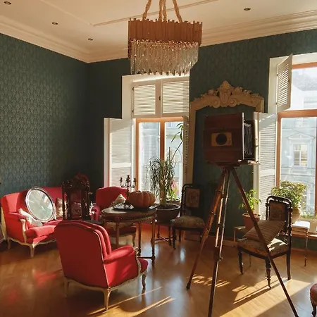 מלון Esther House Museum