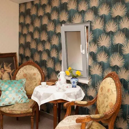 Esther House Museum מלון אודסה