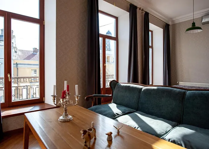 Esther House Museum Hotel *