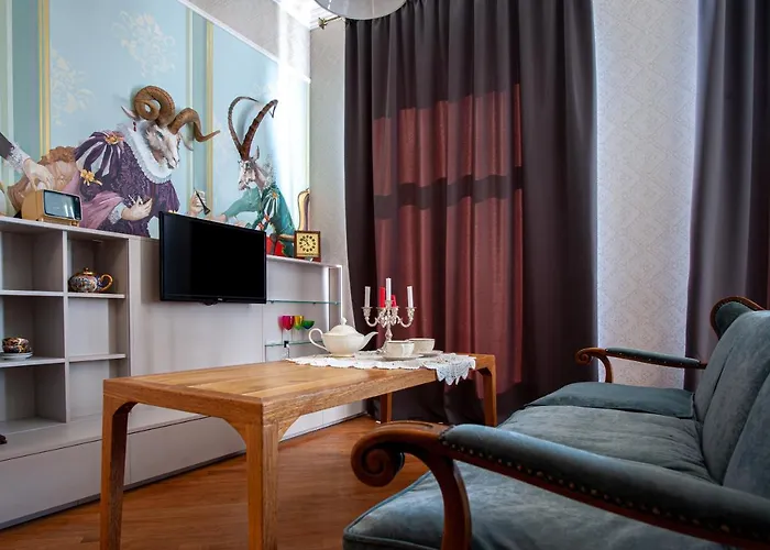 Esther House Museum Отель *