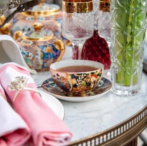 Отель Esther House Museum *