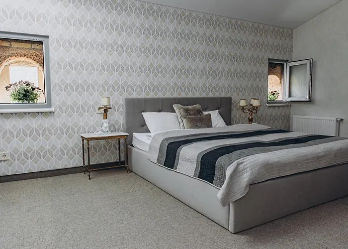 Отель Esther House Museum *