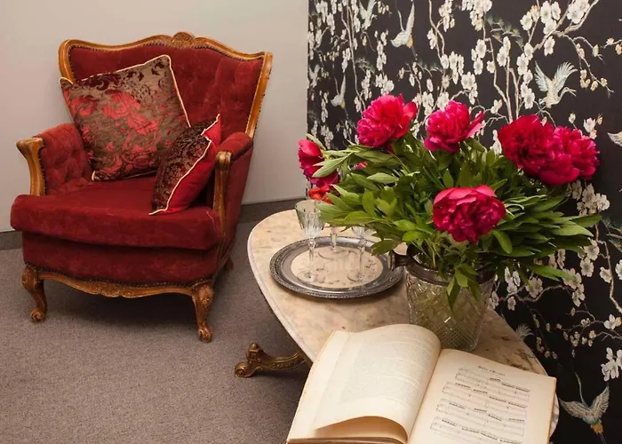 Hotel Esther House Museum *