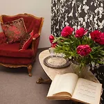 Hotel Esther House Museum *