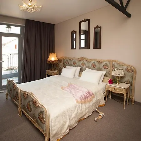 Esther House Museum Hotel