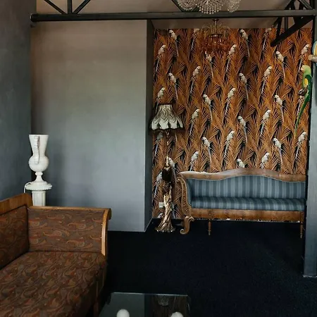 Hotel Esther House Museum *